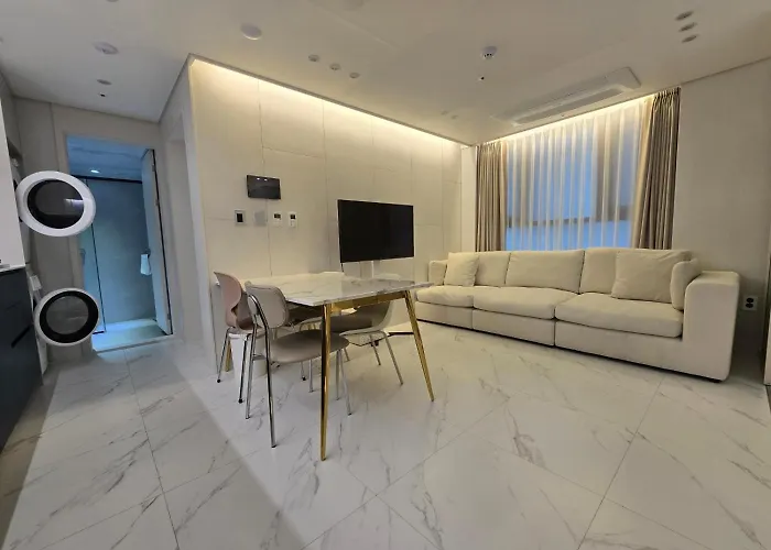 2023 New Build, Super Neat Full Option Appartement